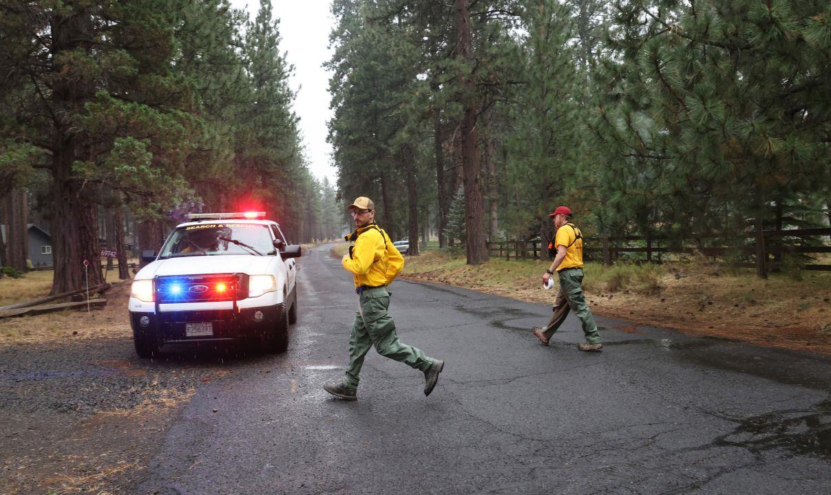 UPDATE: Storm blows into Sisters, some residents evacuate