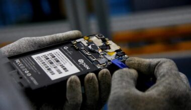 Global smartphone shipments hit 13-year low