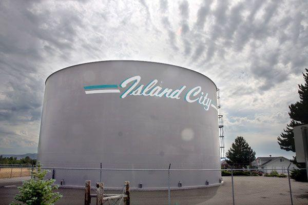 1 dead following electrocution in Island City
