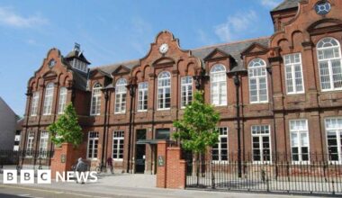 Norwich University of the Arts to offer RCA degree courses - BBC