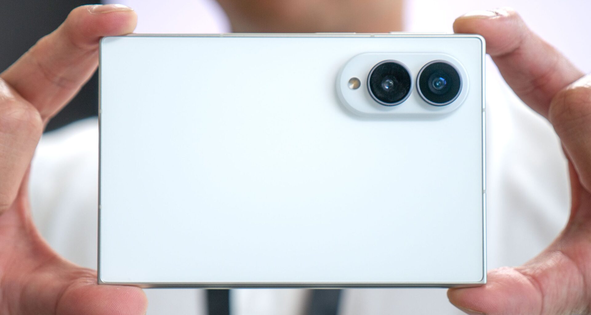 I tried using the Galaxy Z Fold 8’s MyFanCam on my dogs, but I hit a major wall