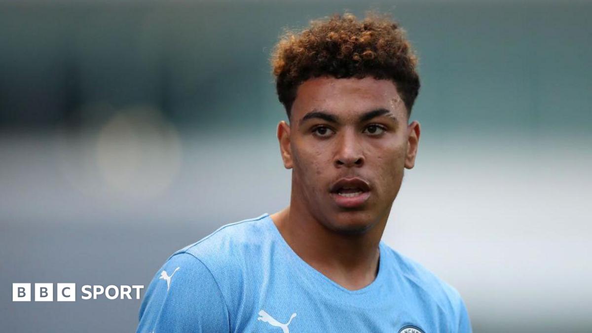 Morgan Rogers playing for Manchester City
