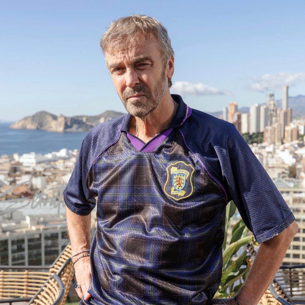 annoucement dennis (john hannah) annoucement dennis (john hannah)