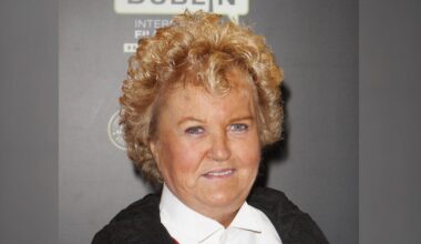 Brenda Fricker, Oscar winner known for roles in "My Left Foot" and "Home Alone 2," dies at age 81