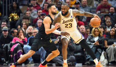 Report: Cavs looking to clear space for LeBron by trading two players