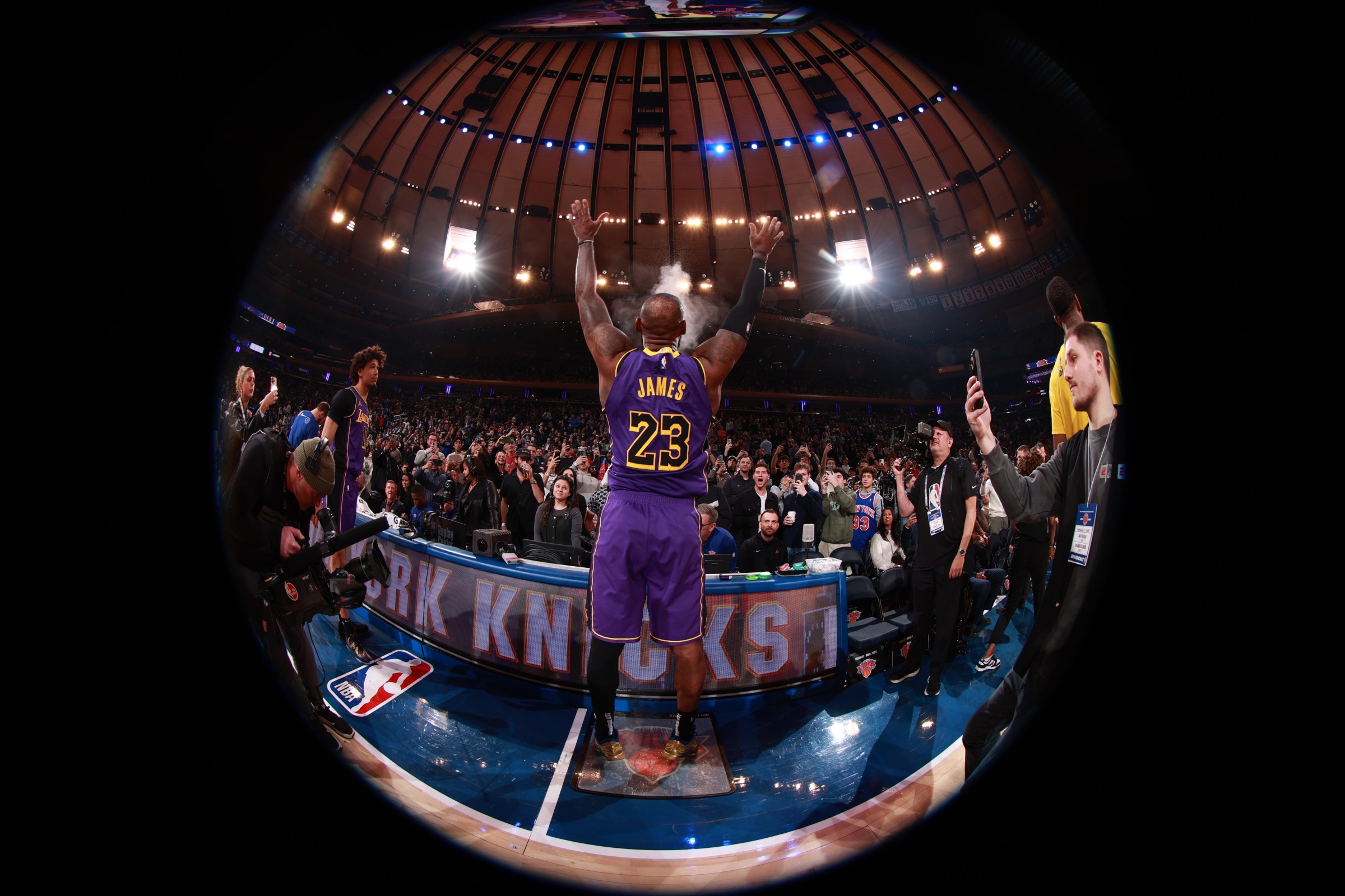 NEW YORK, NY - FEBRUARY 1: Lebron James #23 of the Los Angeles Lakers throws chalk in the air before the game against the New York Knicks on February 1, 2025 at Madison Square Garden in New York City, New York. NOTE TO USER: User expressly acknowledges and agrees that, by downloading and or using this photograph, User is consenting to the terms and conditions of the Getty Images License Agreement. Mandatory Copyright Notice: Copyright 2025 NBAE (Photo by Nathaniel S. Butler/NBAE via Getty Images)