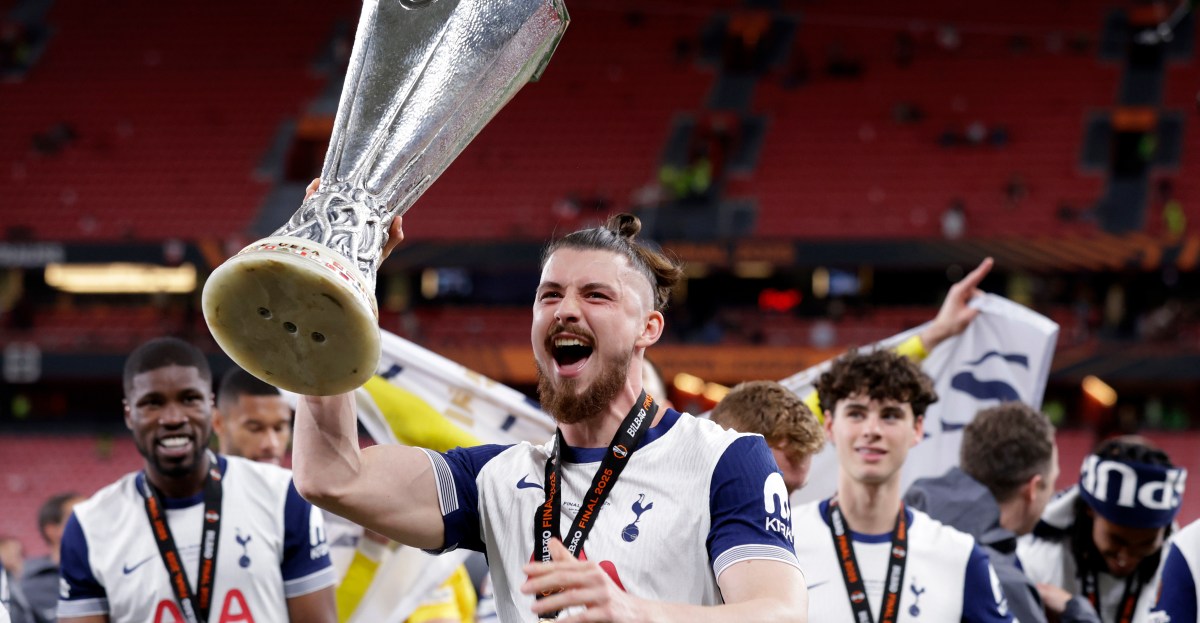 Spurs, Fiorentina agree loan-to-buy deal for Radu Dragusin
