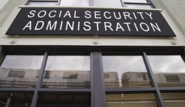 Social Security email sent to retirees included "misleading information," Democratic senators say