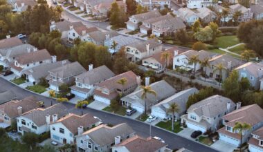 Mortgage rates hit highest level in a year amid persistent inflation fears