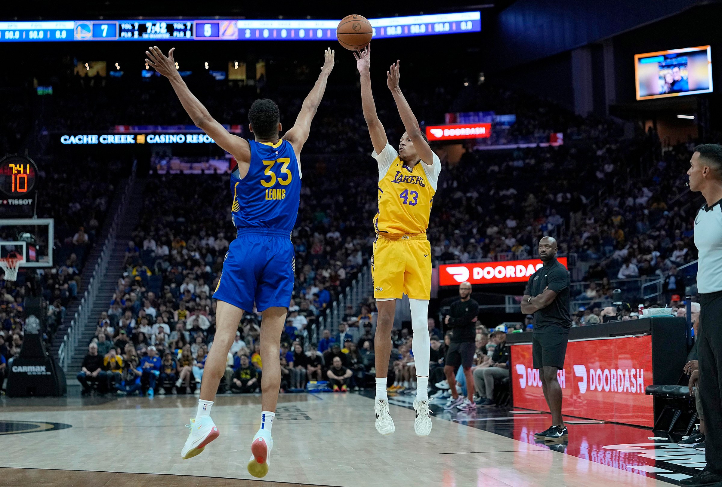 SAN FRANCISCO, CALIFORNIA - JULY 03: Cameron Carr #43 of the Los Angeles Lakers shoots a three-point shot over Malevy Leons #33 of the Golden State Warriors during the first half in the California Classic a NBA Summer League game at Chase Center on July 03, 2026 in San Francisco, California. NOTE TO USER: User expressly acknowledges and agrees that, by downloading and or using this photograph, User is consenting to the terms and conditions of the Getty Images License Agreement. (Photo by Thearon W. Henderson/Getty Images)