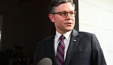 House passes bill to limit stock purchases by members of Congress