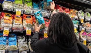 Cyclospora outbreak dubbed "lettuce-gate" as concerns over parasitic illness spread across U.S.