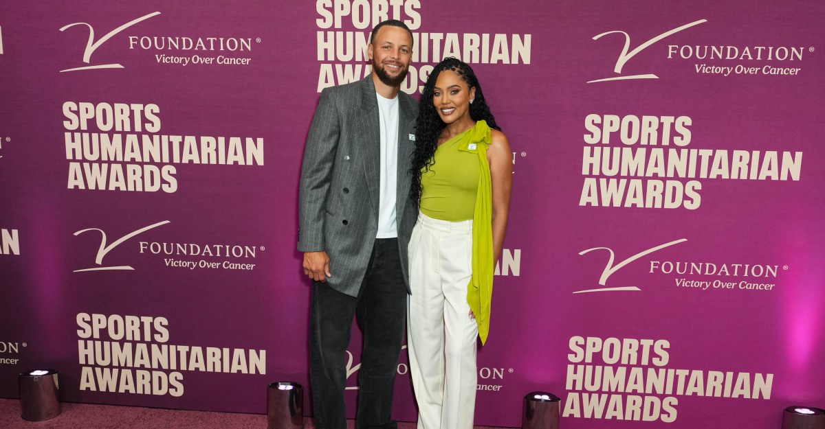 Warriors guard Steph Curry wins Muhammad Ali Sports Humanitarian Award