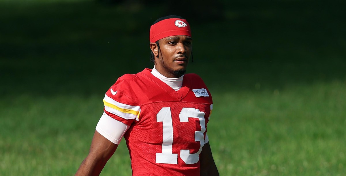 Cyrus Allen, Emmett Johnson respond early on to Chiefs’ hard coaching.
