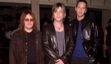 3 Rock Songs From 1998 That Every 90s Kid Can Still Sing Along to Today
