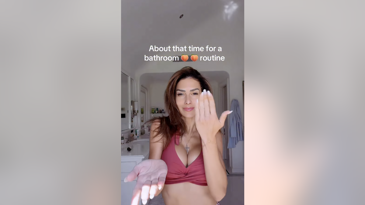 Hilaria Baldwin in bikini video