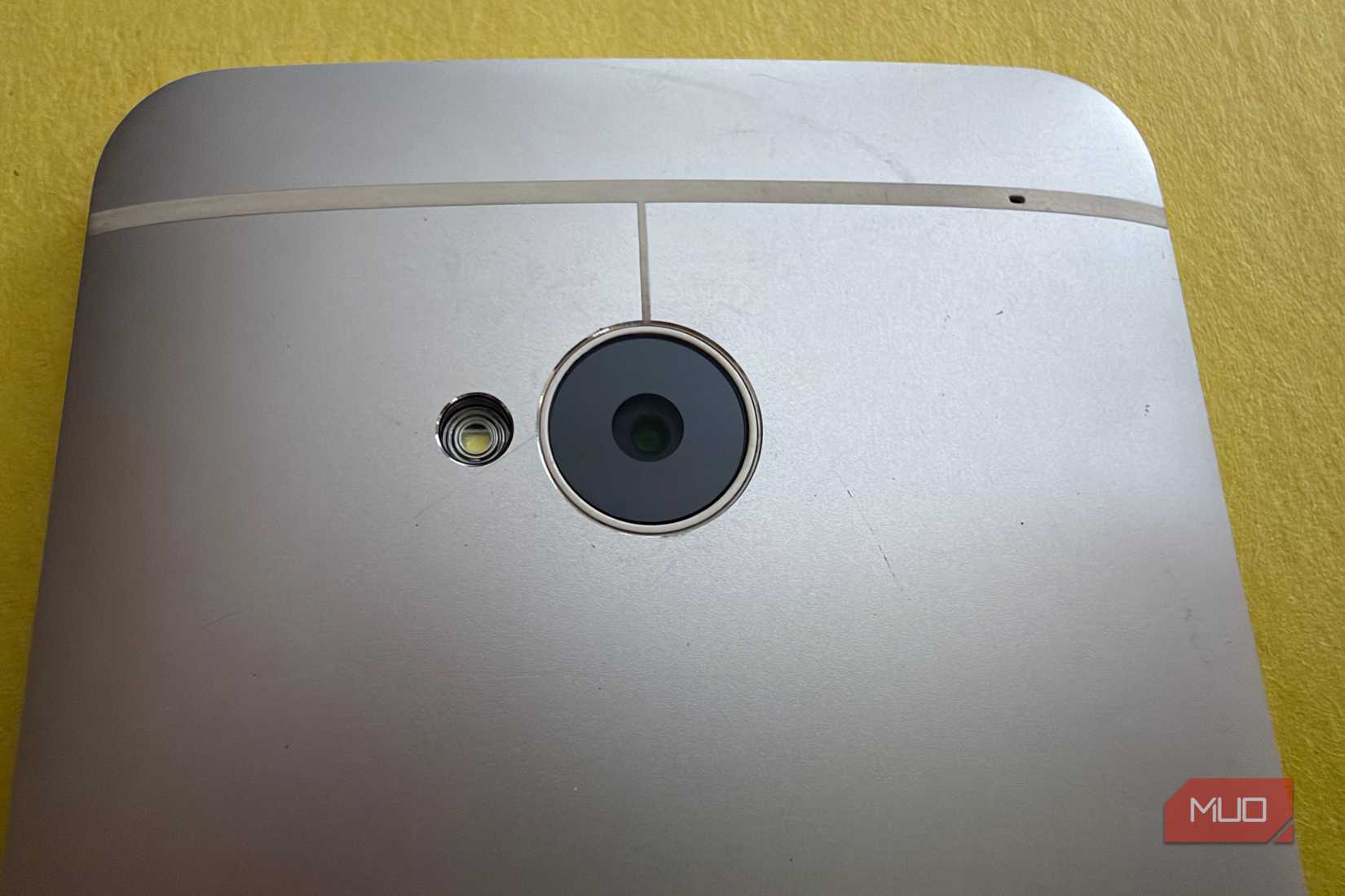 htc one m7 antenna line