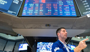 Stock market today: Dow, S&P 500, Nasdaq climb as chip stocks rise in wait for Big Tech earnings