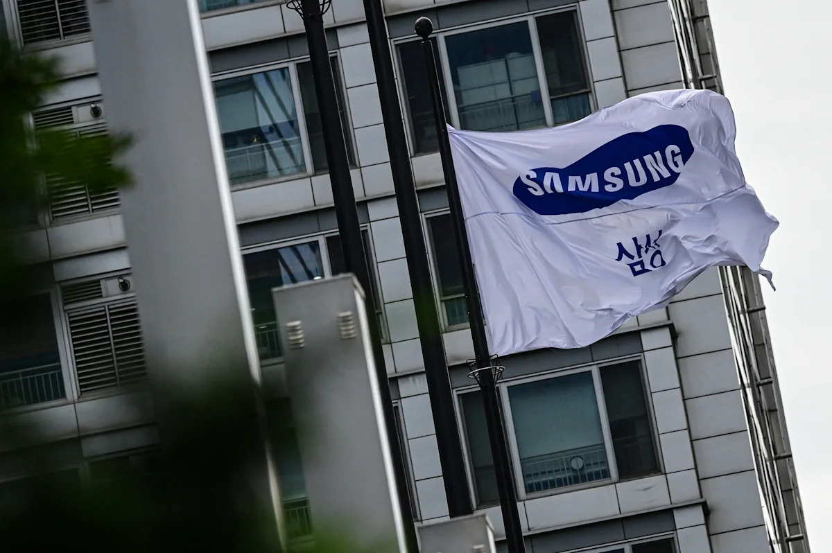 Samsung and AI chip stocks fall after 19-fold rise in profit fails to impress investors