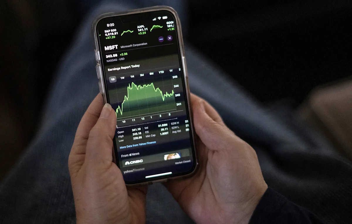Tech stocks on track for record annual inflows as investors pile into the AI trade