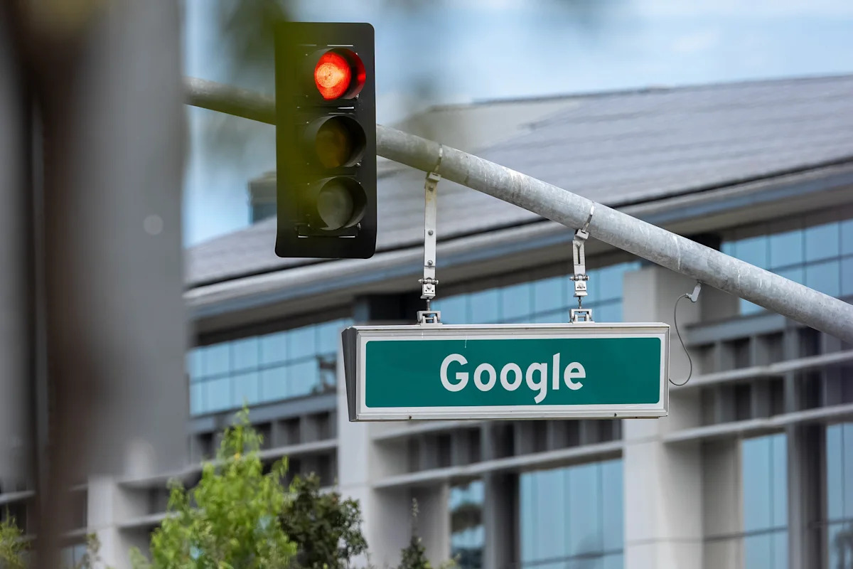 Google's extreme AI capex spending plans trigger a technical warning on the stock price