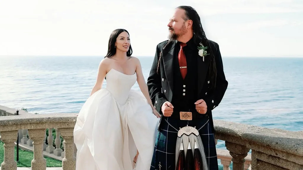 Korn frontman Jonathan Davis marries Brittany Parisi