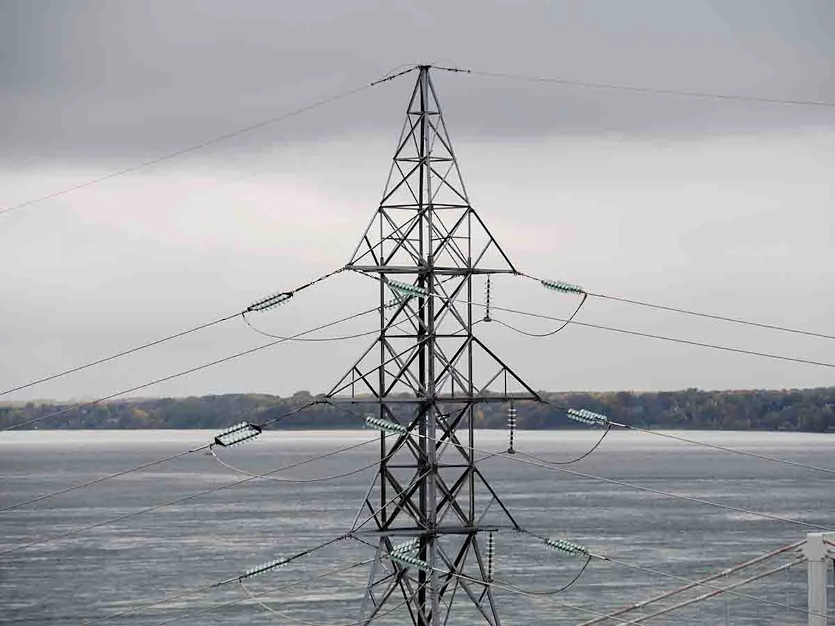 New York draws more Canadian electricity as heat wave tests grid