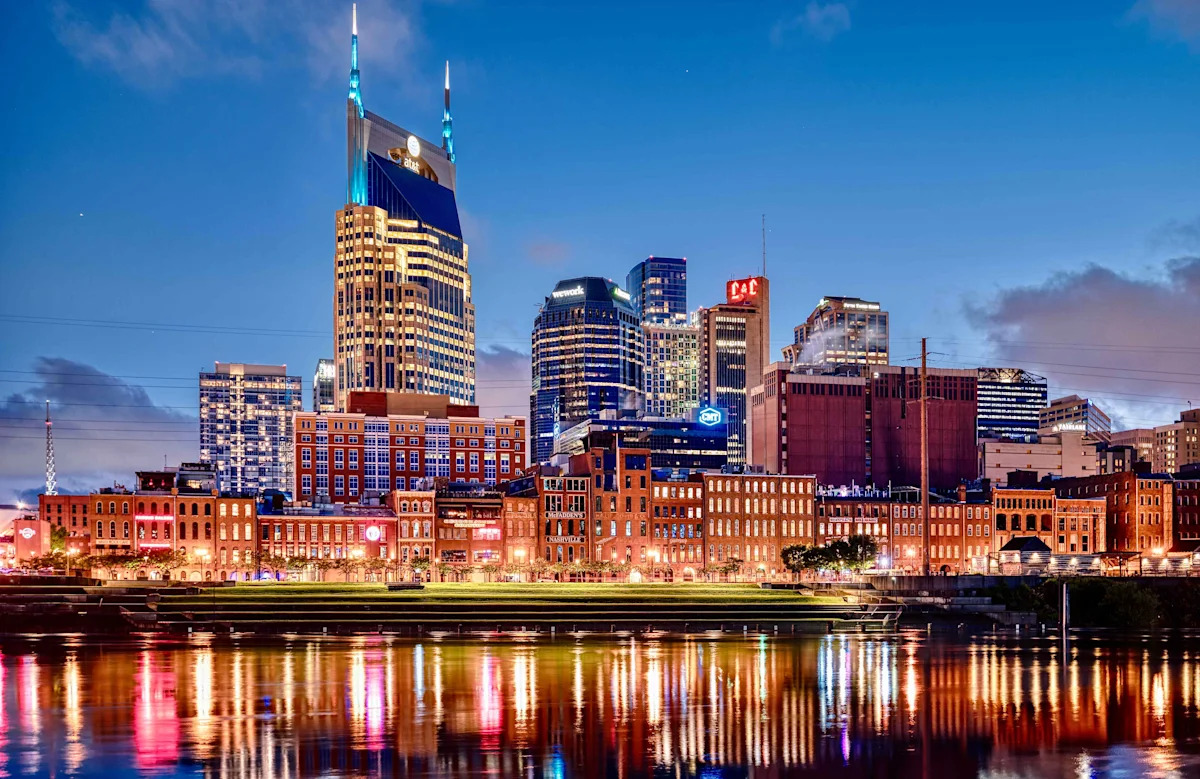 25 Best Places to Retire in the South for Low-Cost Living and Favorable Taxes