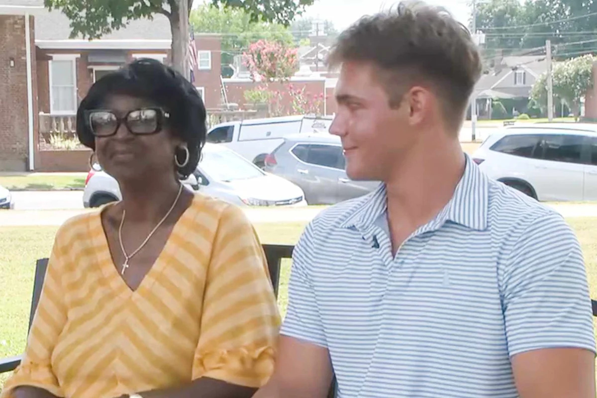 ‘Hero’ Teenager Helps Save 76-Year-Old Woman Who Unknowingly Drove Nearly 20 Miles with a Brain Bleed