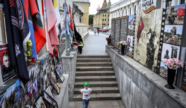 Half a million Russians go bankrupt as Putin risks banking crisis