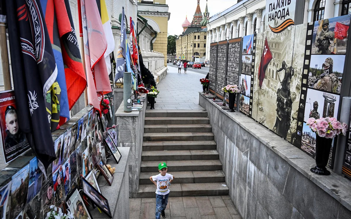 Half a million Russians go bankrupt as Putin risks banking crisis
