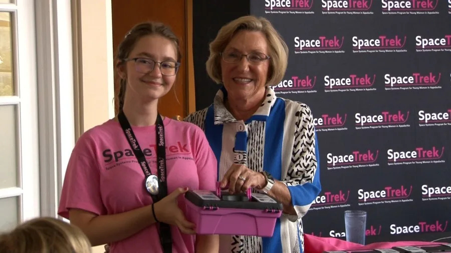 Former First Lady of West Virginia visits SpaceTrek