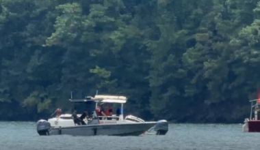 Boats search Allatoona Lake for missing person - WSB-TV Channel 2