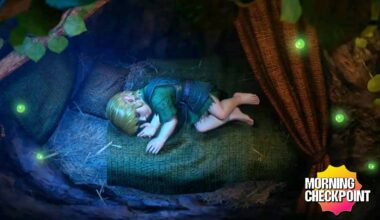 Link sleeps in a bed.