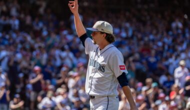 Mariners hold 4th of July BBQ, smoke Blue Jays 11-0