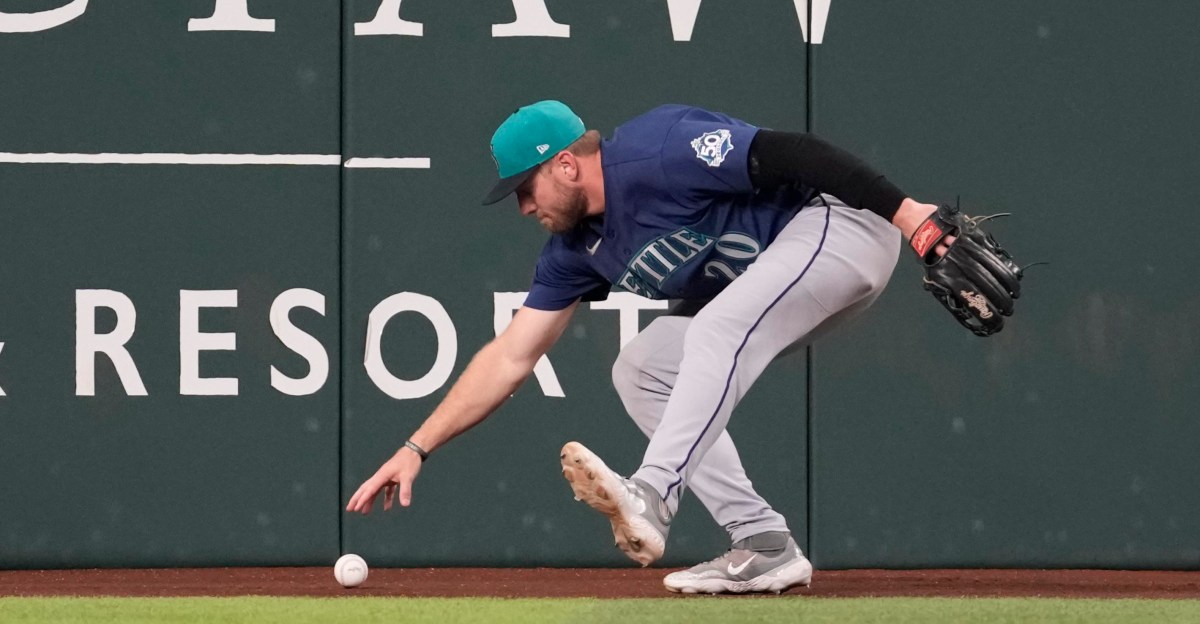 Mary Oliver recaps a 7-1 Mariners loss to the Rangers