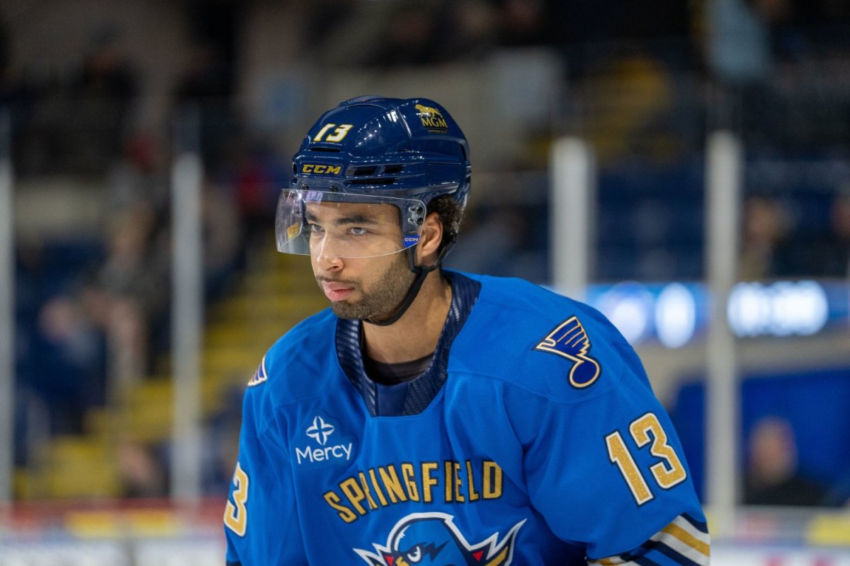 Hershey Bears sign defensemen Jeremie Biakabutuka and Rhett Parsons to one-year AHL contracts