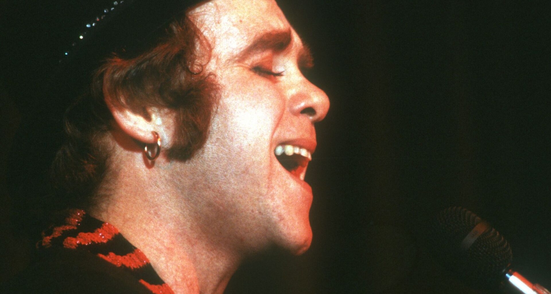 4 Feel-Good Pop Songs From the 70s That Everybody Knows
