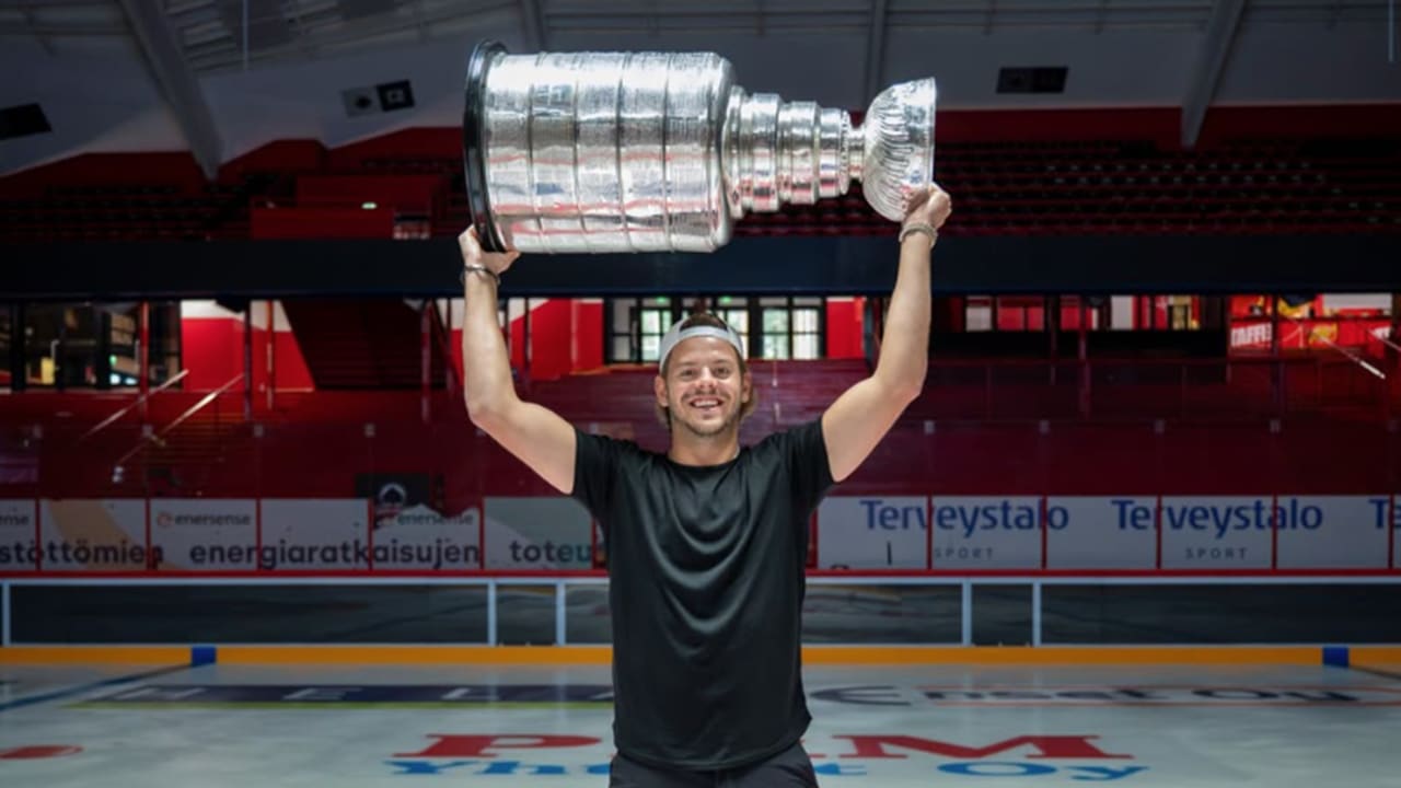 Kotkaniemi brings Stanley Cup to hometown rink