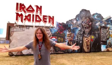 Steve Harris explores exhibits at Eddfest