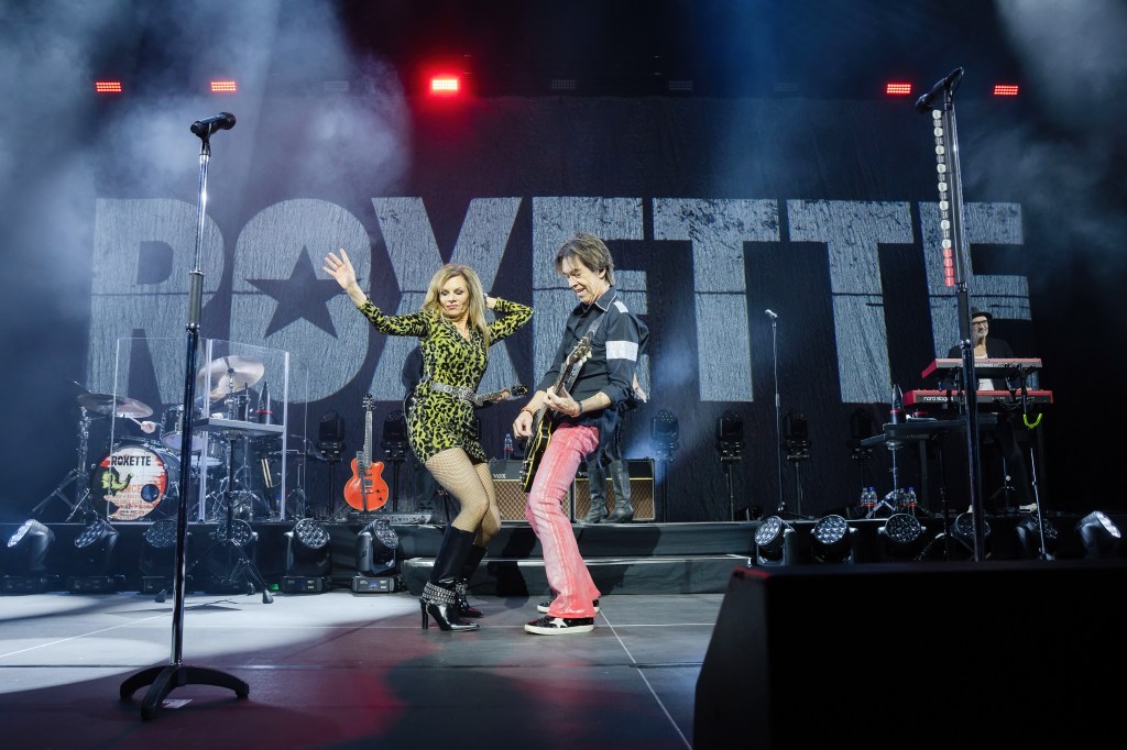 Lena Philipsson and Per Gessle of Roxette performing live on stage.