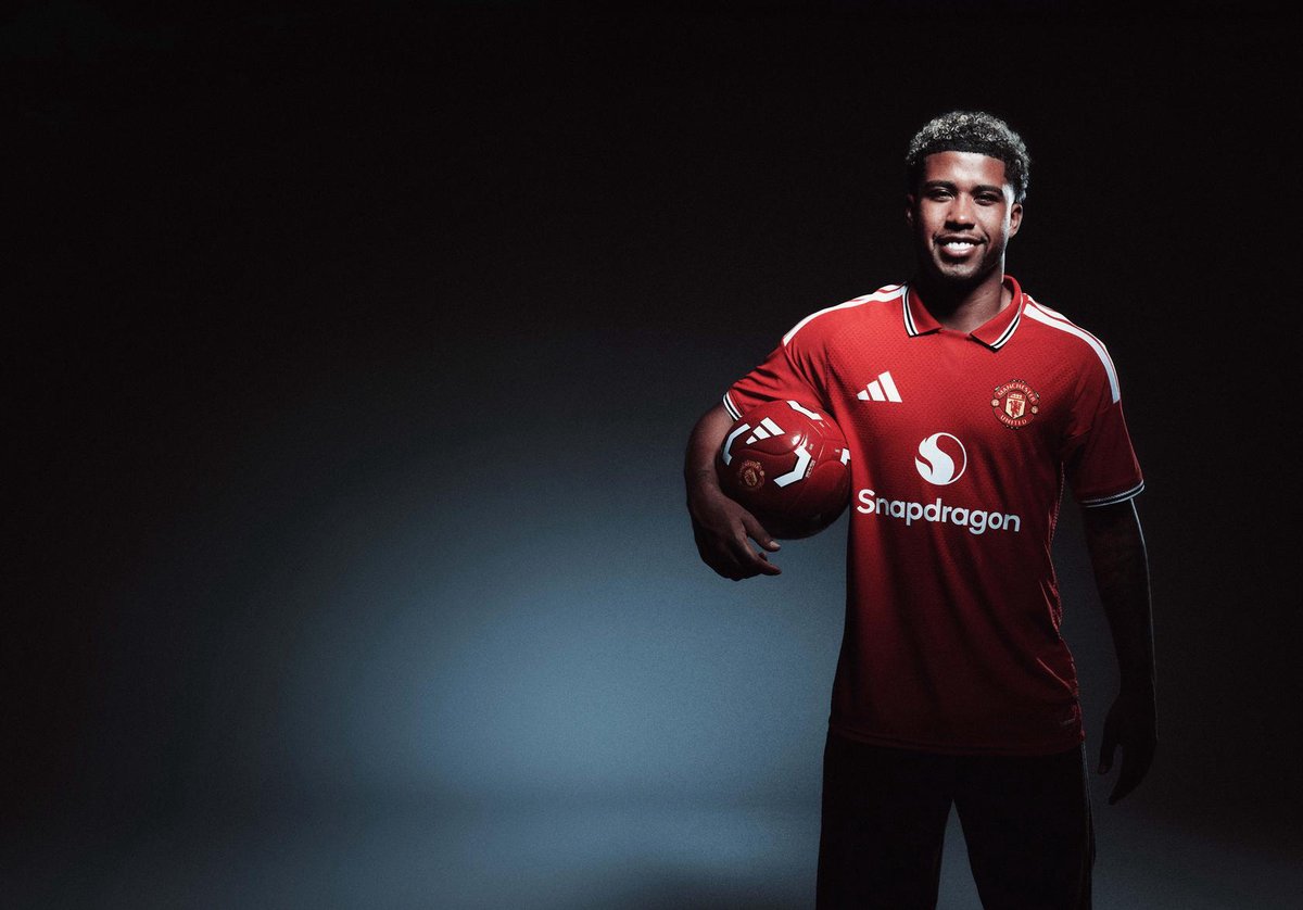 Andrey Santos signs for United - Official Manchester United Website