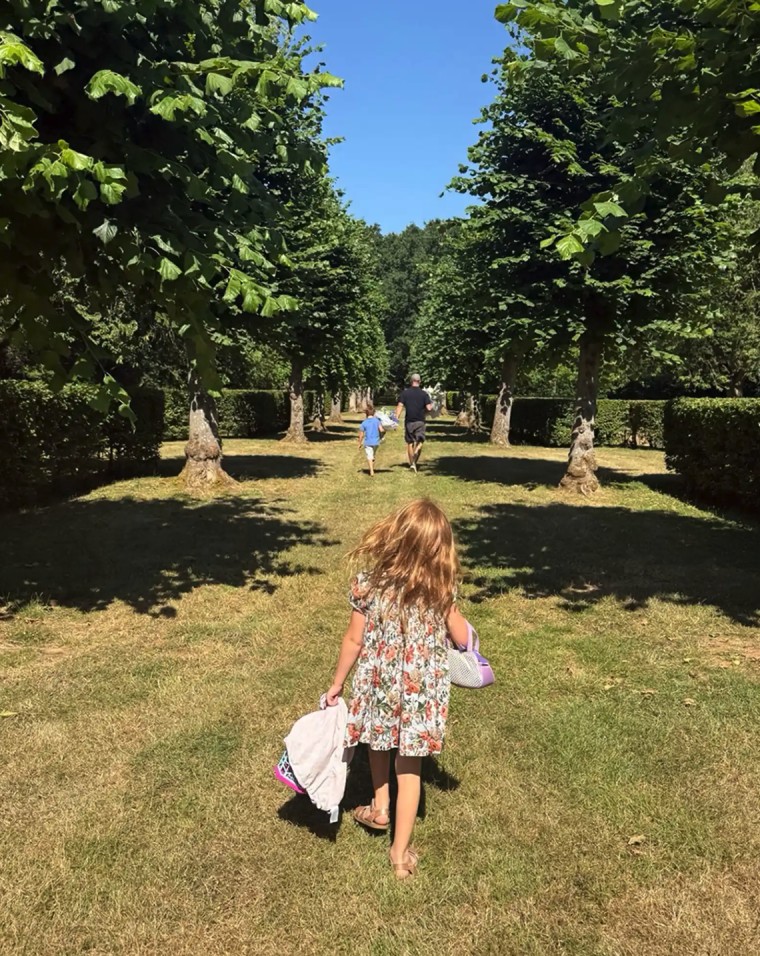 Meghan Markle shared a snap of her children and Prince Harry at what appears to be the late Princess Diana's family home.