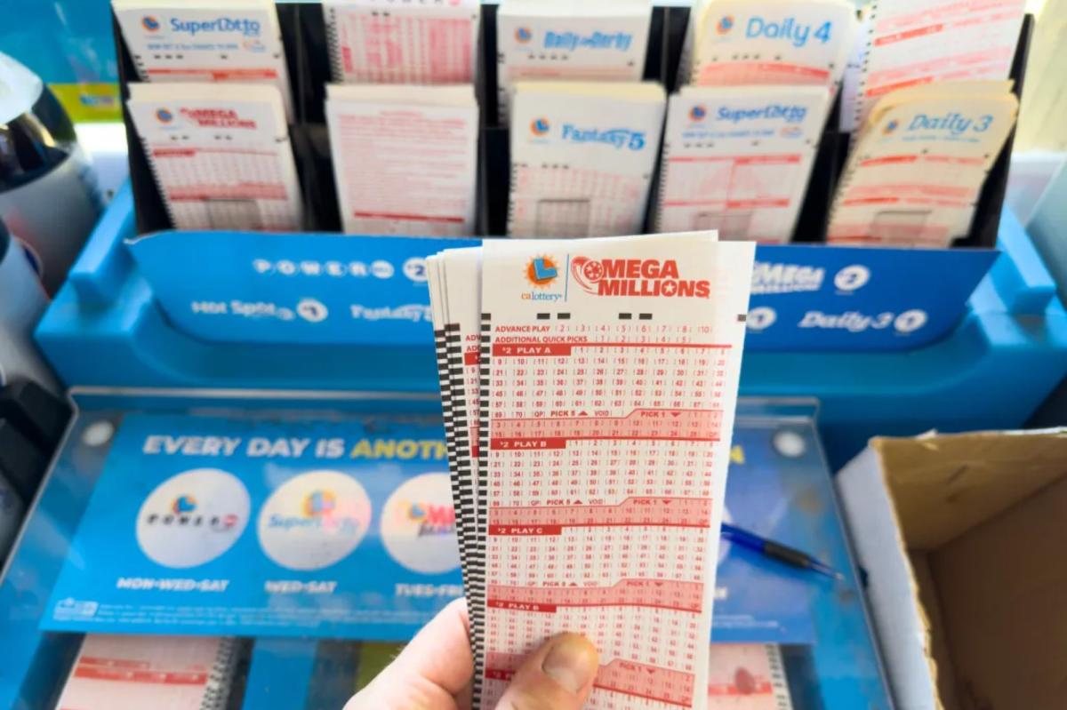 Mega Millions jackpot soars to $800M: Results, drawing