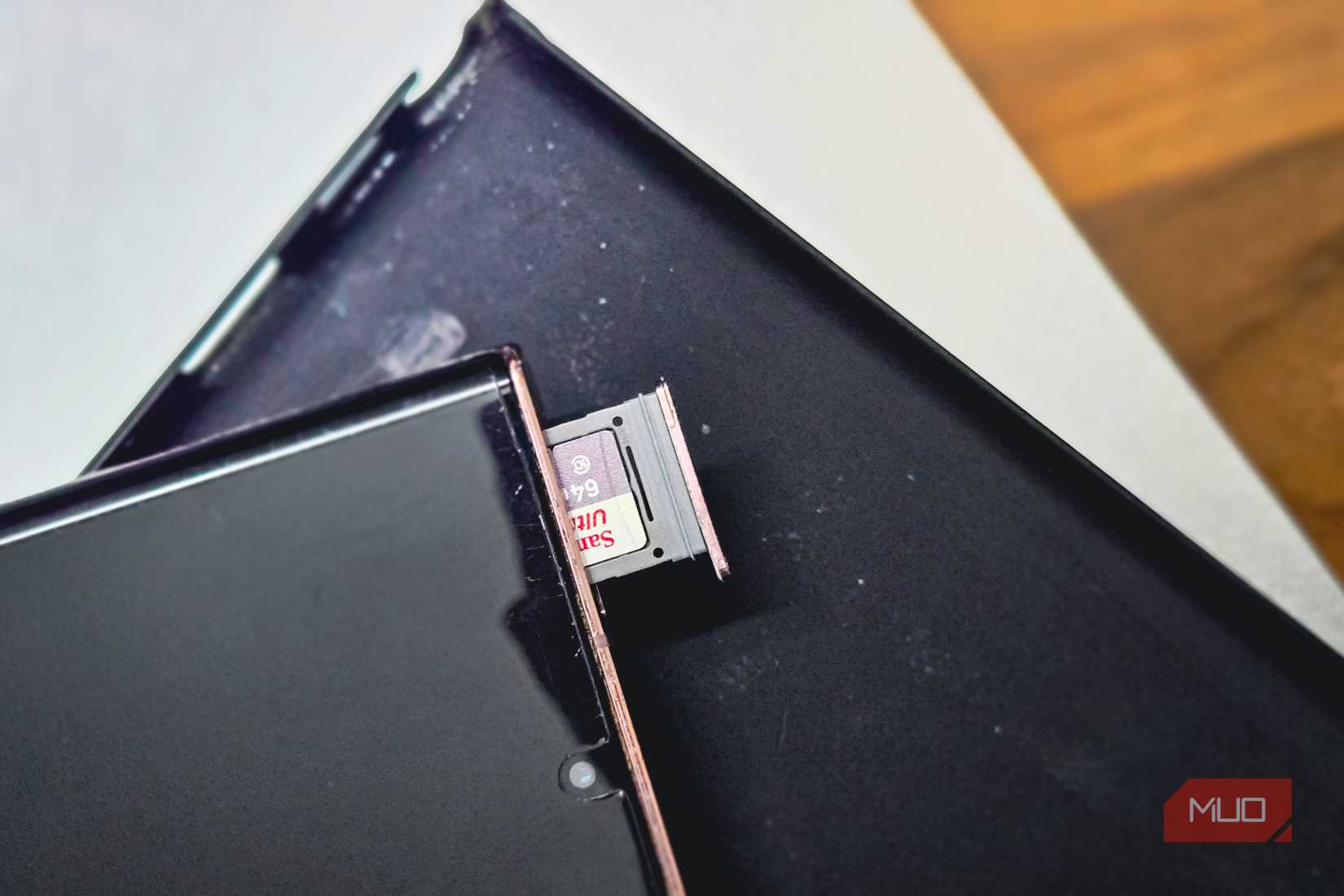 Note 20 Ultra SIM tray and the Micro SD card 1-1