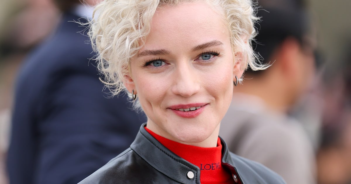 Julia Garner Mixed Three Summer Trends In One Casual Look