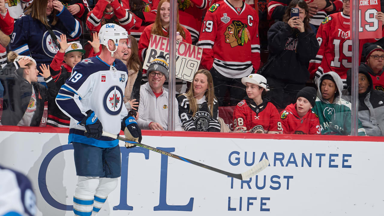 Toews could sign 1-day contract to retire as Blackhawk