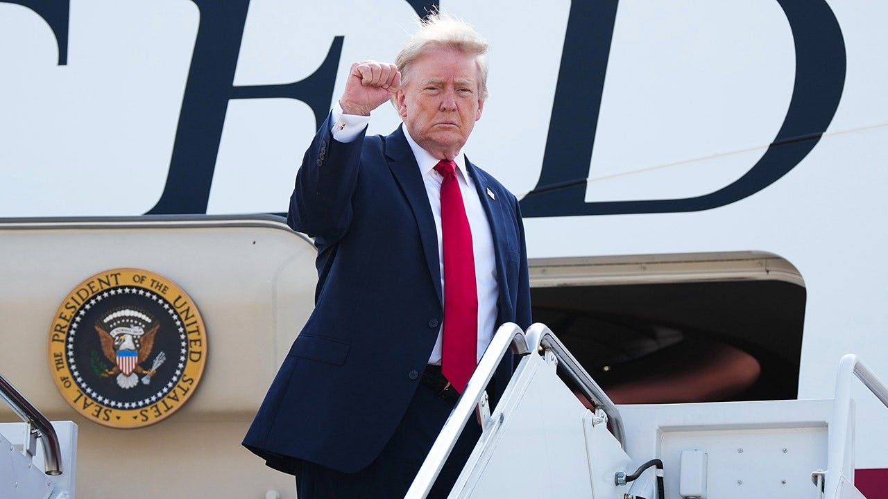 Trump flexes power in Arizona primaries as Democrats dodge far-left upset