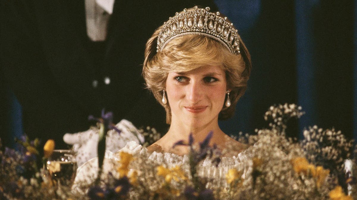 Diana Princess of Wales wearing Queen Mary tiara at banquet in Nova Scotia Canada