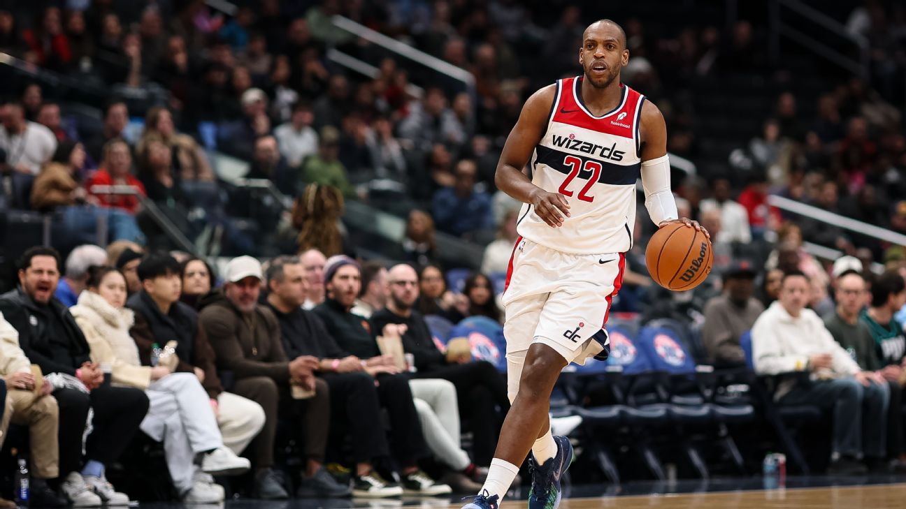 Khris Middleton back at Wiz for 2nd stint in 6-team sign-and-trade deal
